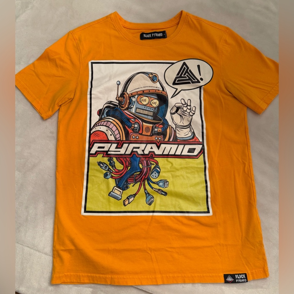 Black Pyramid Orange Graphic T-Shirt Robot Design Streetwear